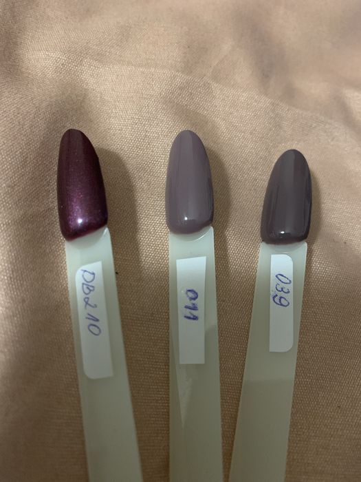 Три броя гел лак за нокти