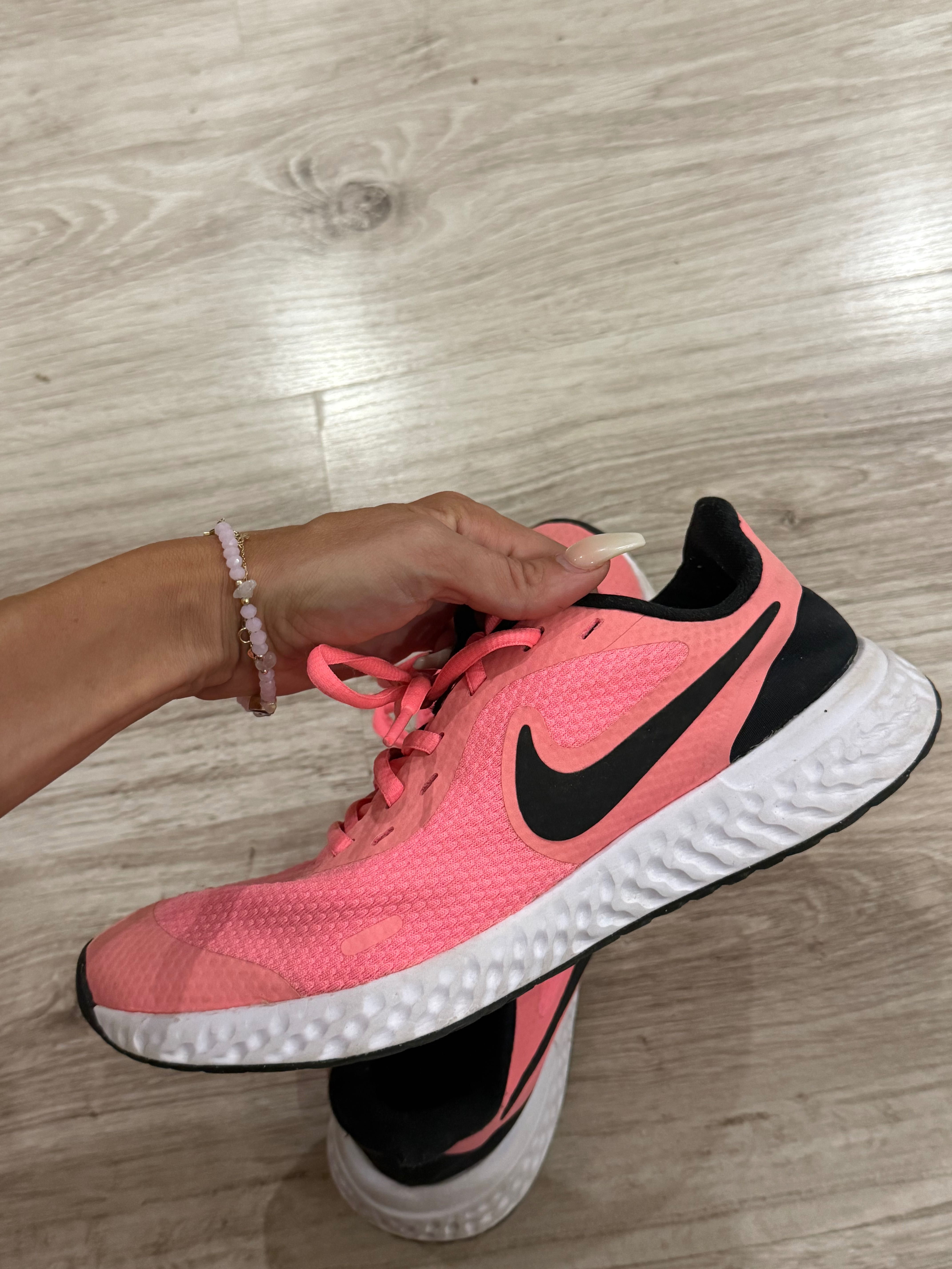 Дамски маратонки Nike