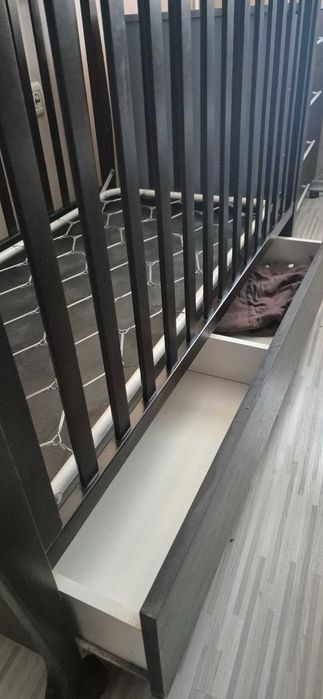 Кошара - дървена, масив, венге, 120/60 много запазена