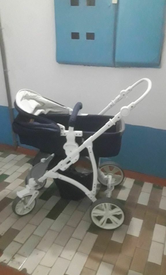 Детская коляска Lorelli
Состояние - пользовались 5 дней
Чистая , без п