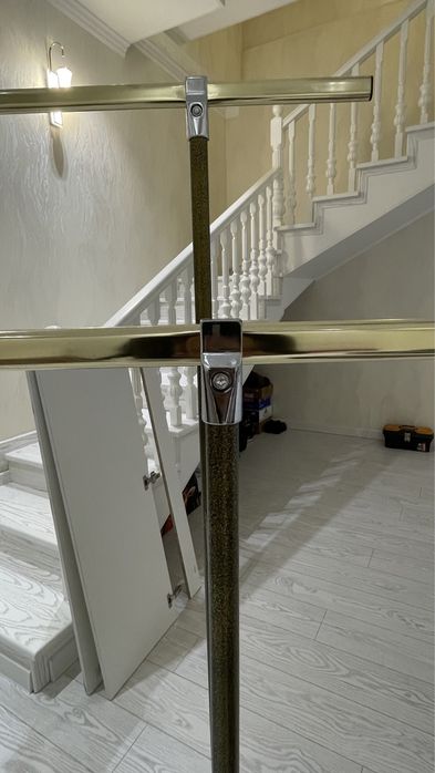 Гардеробная стойка