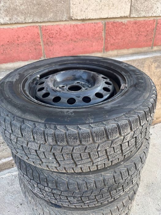 Зимные шины комплект