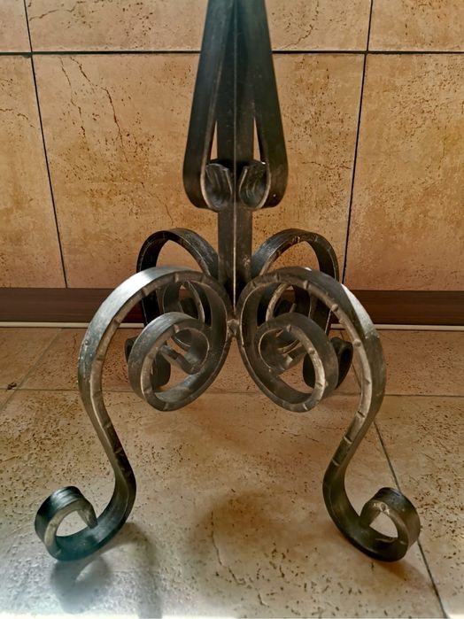 Антикварен Голям масивен свещник ковано желязо