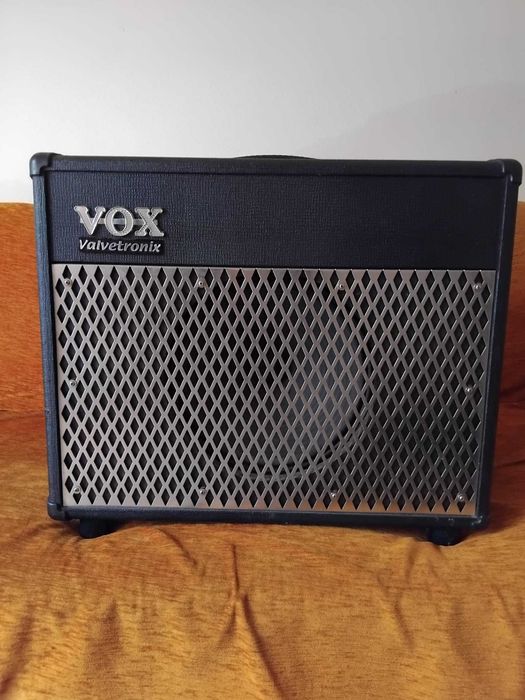 Aplificator  combo chitara 30w- Lampa