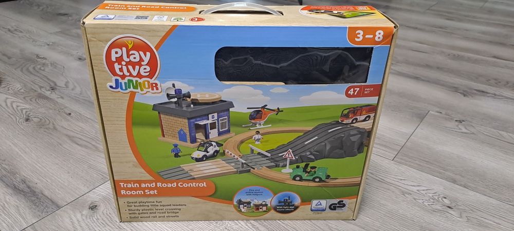 Vand sine de tren de lemn