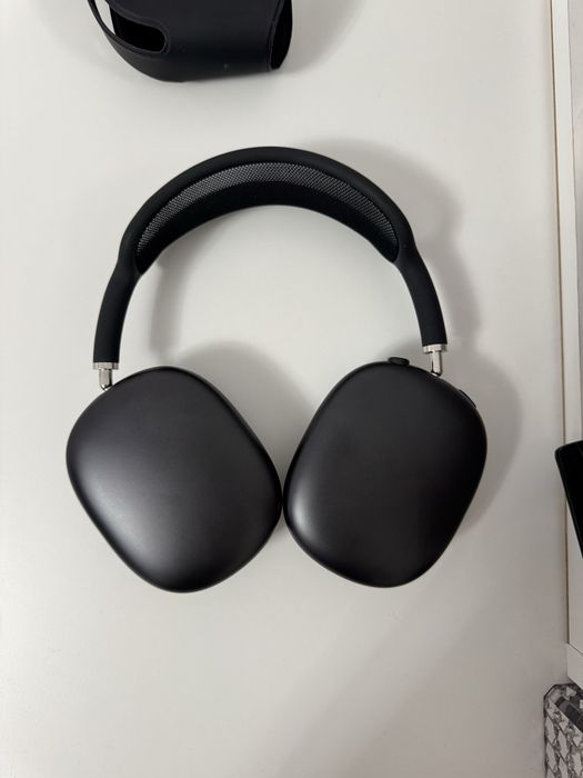 AirPods Pro Max First Generation