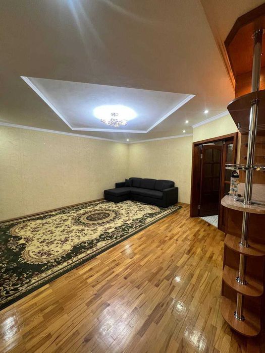 Центр Ц-1, 4*3-х Комнатная квартира 2-Этаж/4 100кв.м.