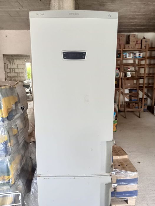 Combina frigorifica Arctic AK366NF+, 355 Clasa A+, No Frost, H201 cm