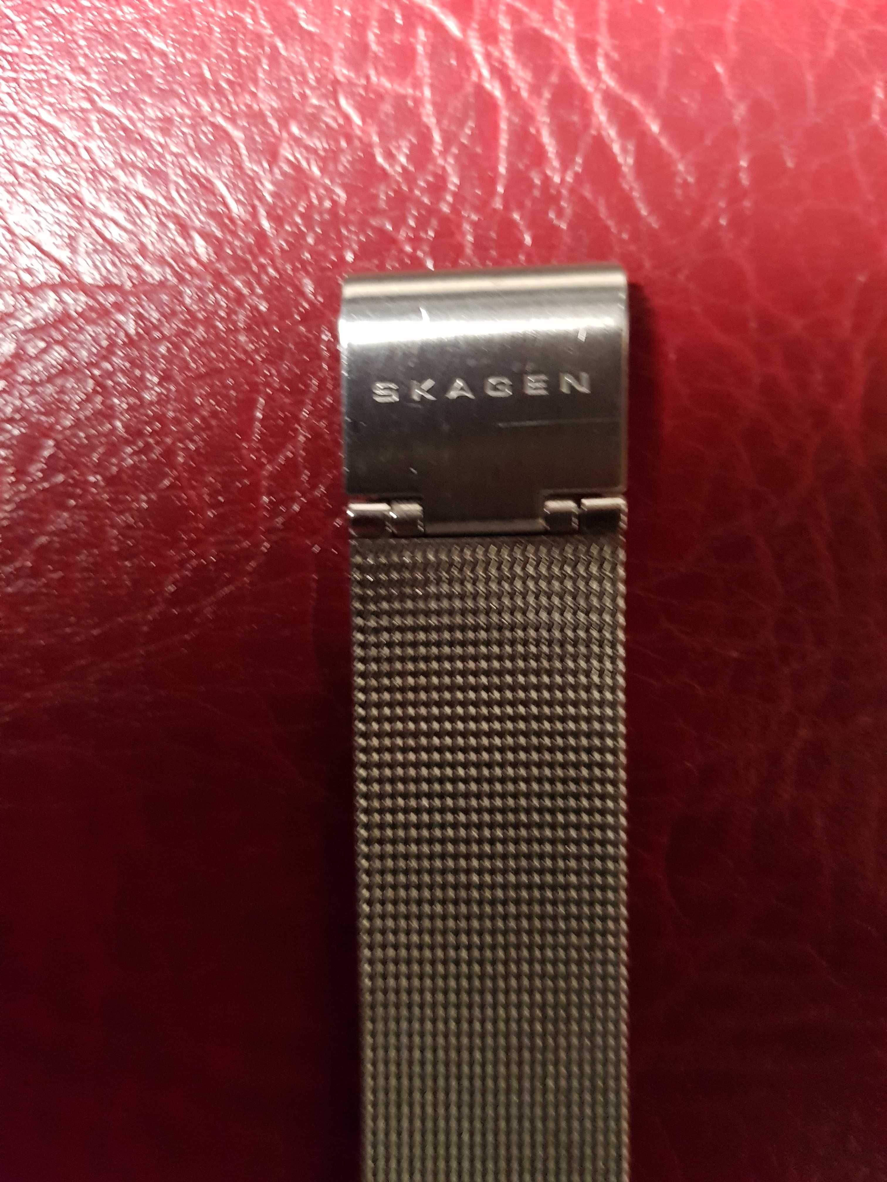 Продавам марков дамски часовни Skagen