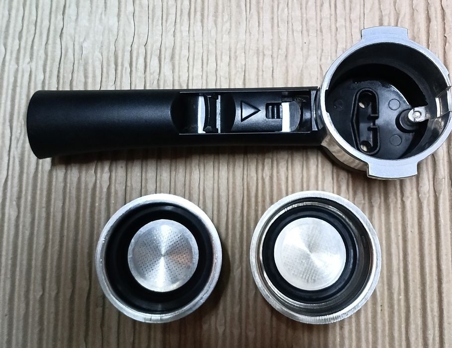 Кафемашина DeLonghi.