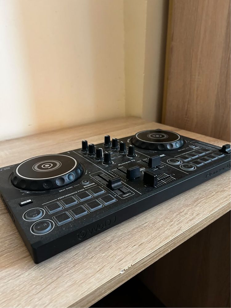 Пулт Pioneer DDJ-200