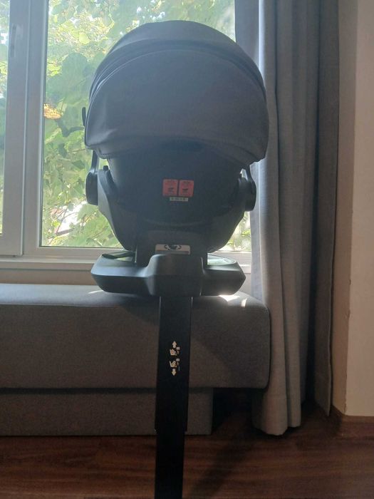 Детско столче за кола Joie (до 13 кг) и Isofix база