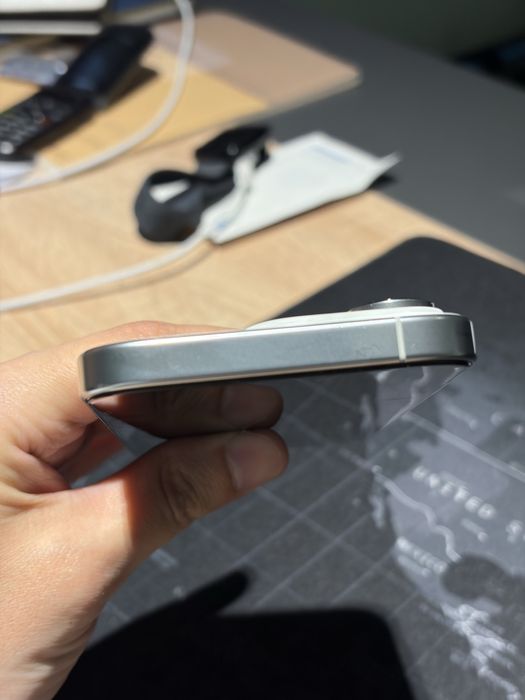 iPhone 16 Pro E-Sim состояние хорошее