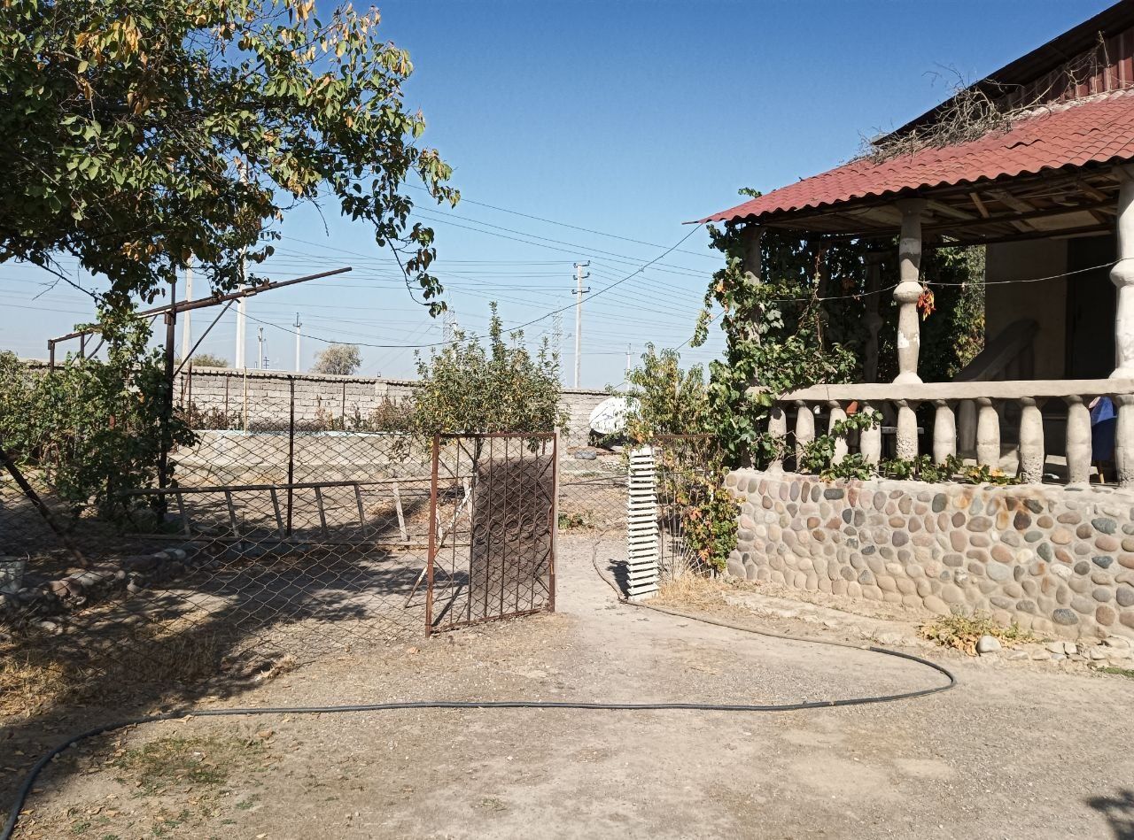 Продается частный дом в Урта-чирчикском районе. 8 км от новых Сергилей