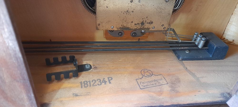 Стари камини механични часовници