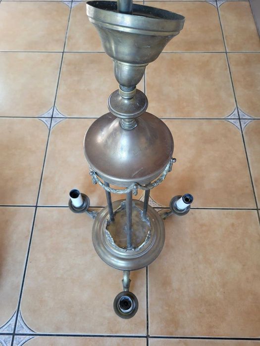 candelabru/lustra/lampa vechea/antica