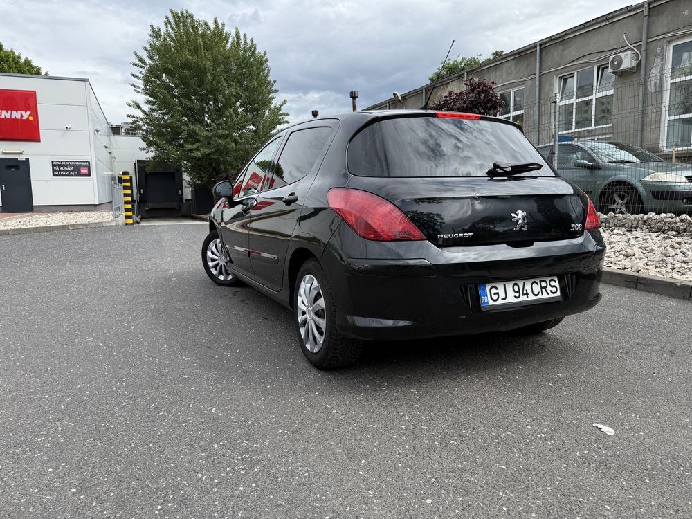 Peugeot 308 hatchback 2010