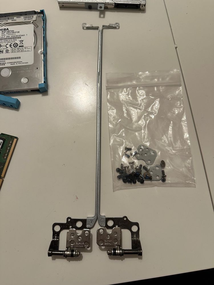 Dezmembrez laptop Toshiba L50-B-25C