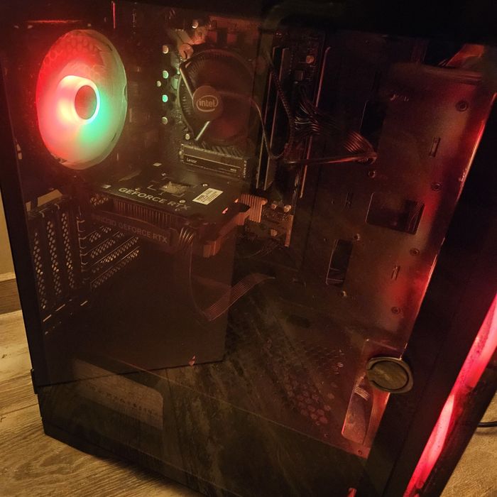 Продавам геймърси компютър ниска цена