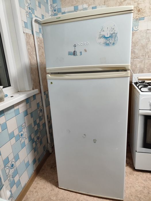 Холодильник, б/у, в рабочем состоянии.