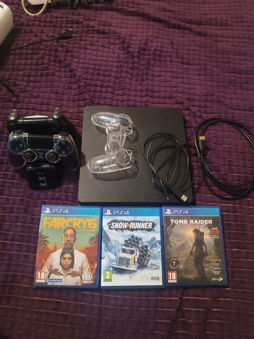 PS4 Slim купил месяц назад