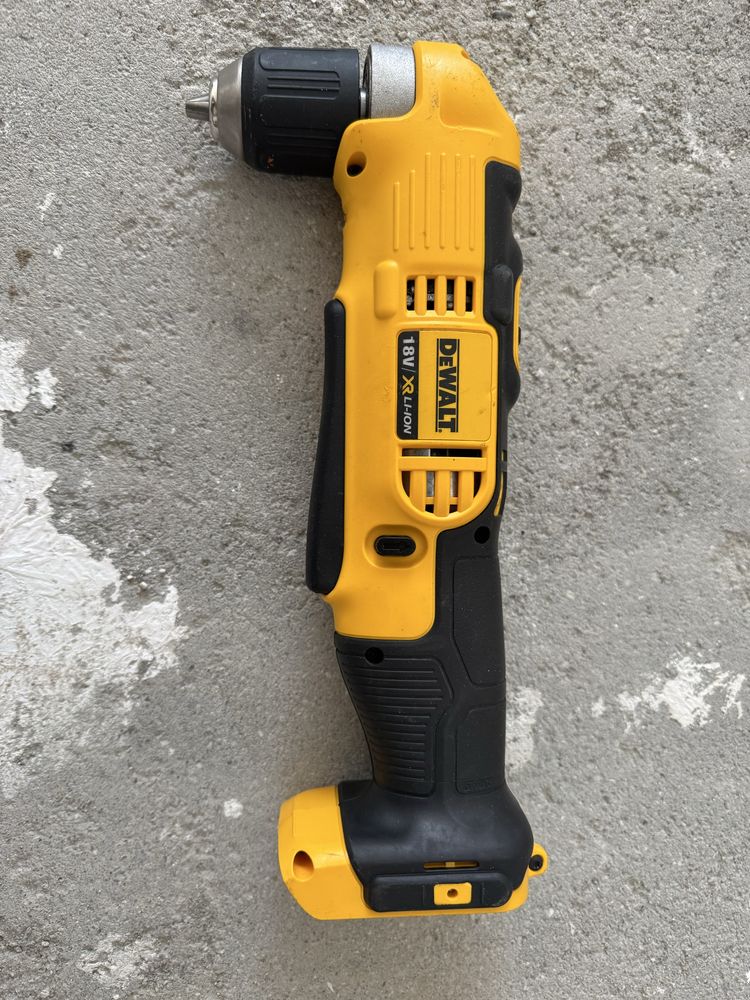 Ъглов акумулаторeн винтоверт/бормашина DeWALT DCD740C