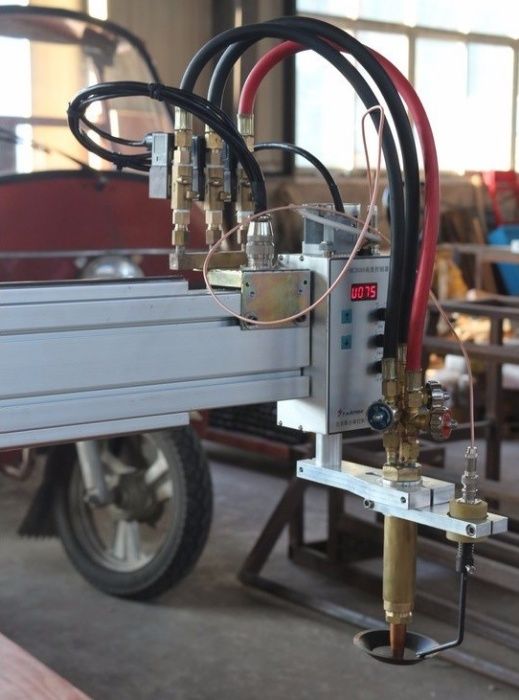 Автоматичен контролер на височината на горелка в CNC плазмени системи