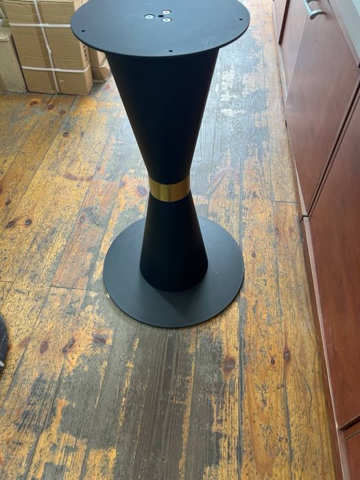 Ножка для ресторан и баров