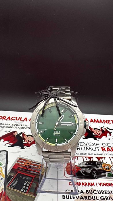 Dracula Amanet: Ceas LACOSTE.