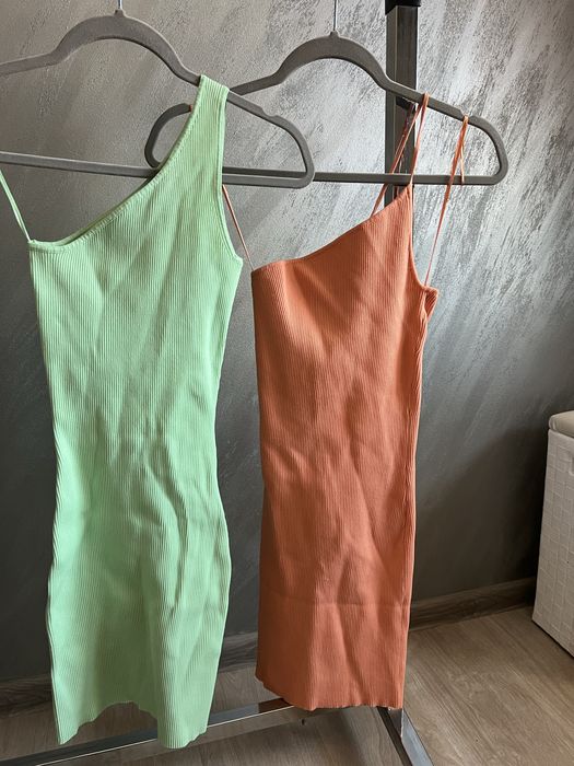 Парти рокли.