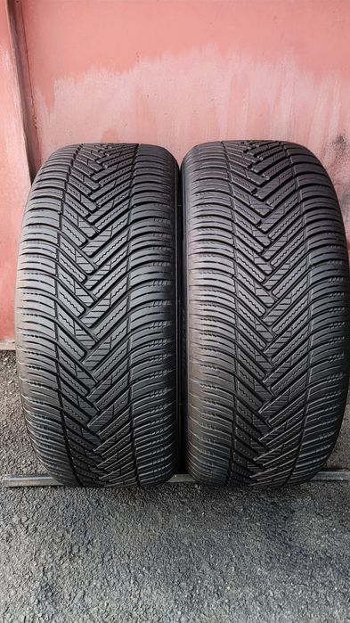 2бр. всесезонни гуми 225/50/17 Hankook Kinergy 4S
dot5023
7.7mm
Много
