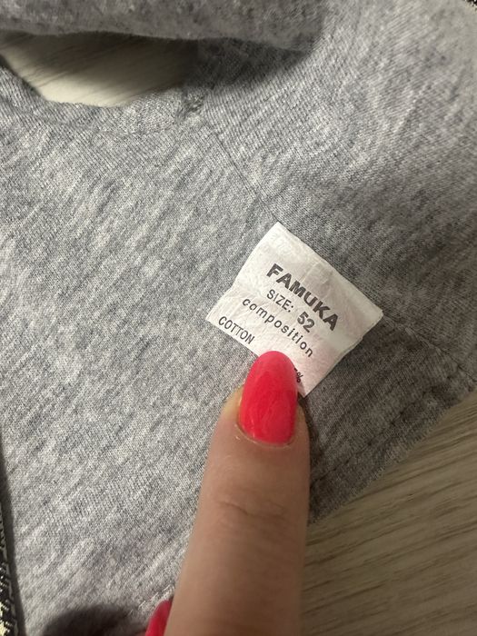 Costumas baieti, mar 52, este nou ,,fara eticheta