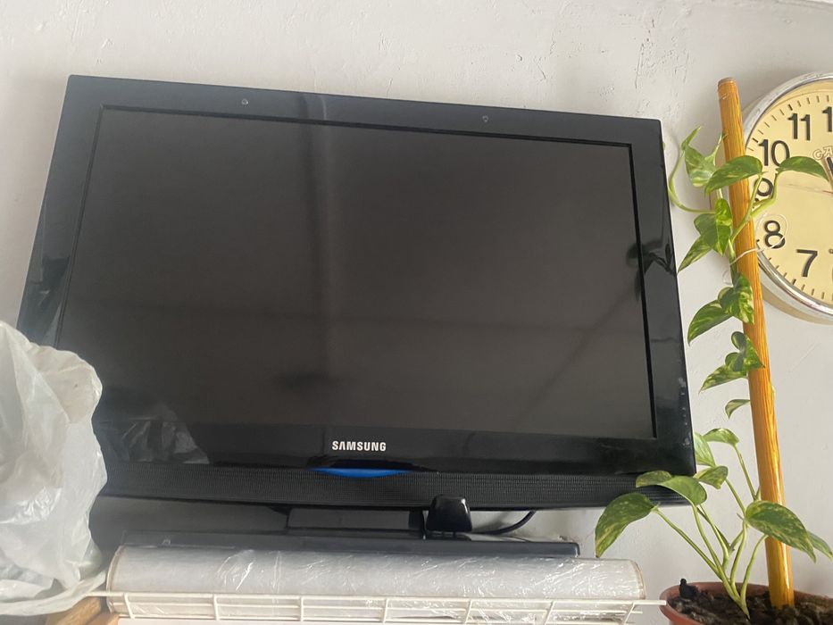 Срочно Телевизор samsung