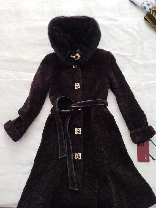 Шуба из овчины новая