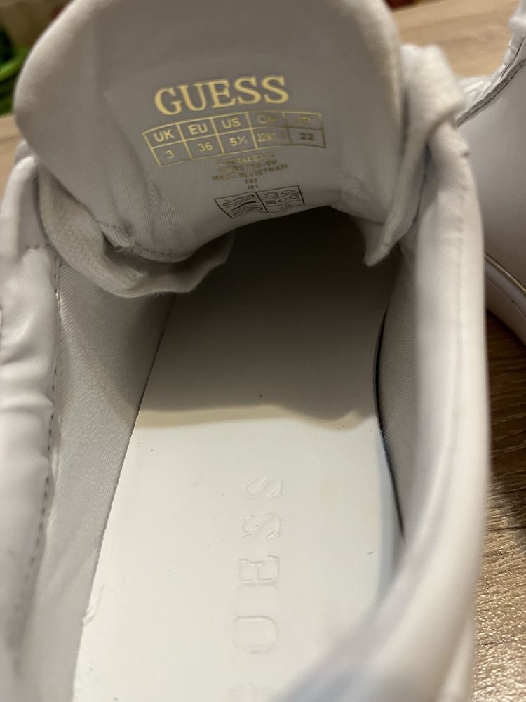 Дамски обувки GUESS