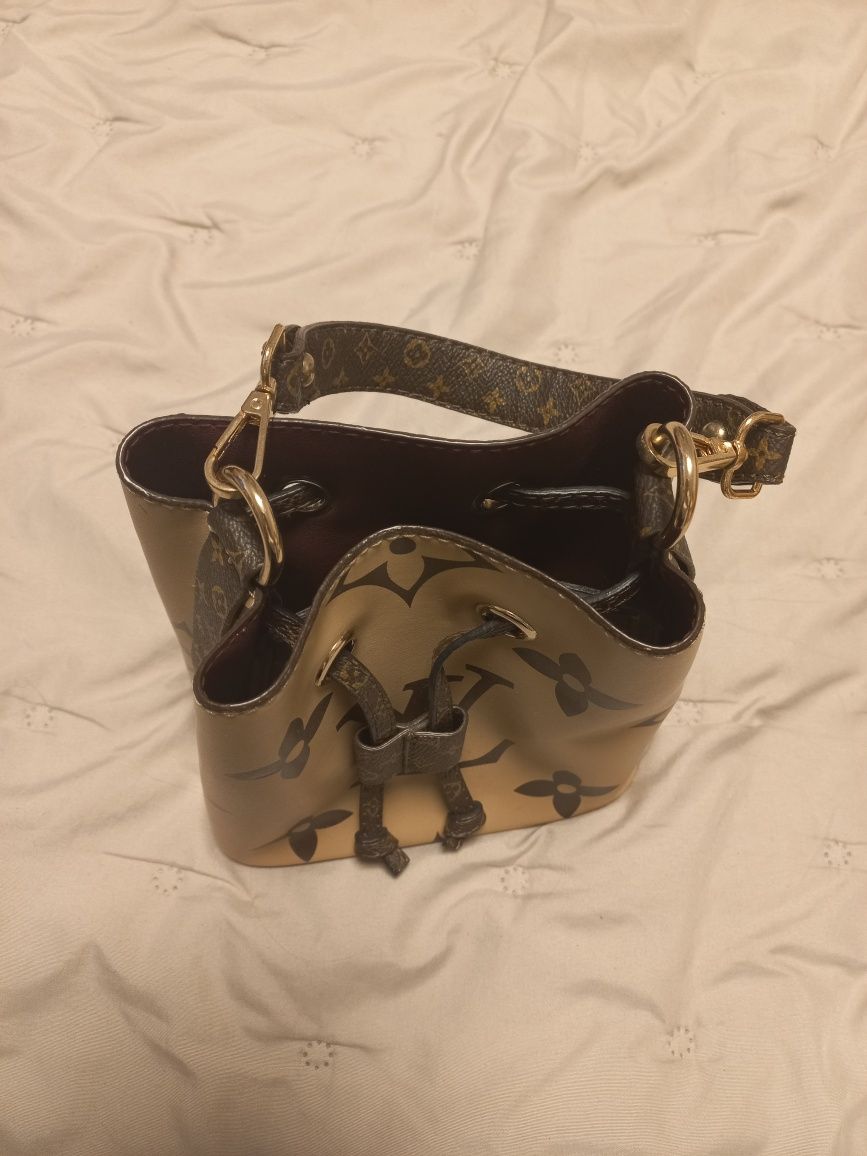 Дамска чанта по модел  селин , Лоро  пиана , ключ ,   Louis v  ,