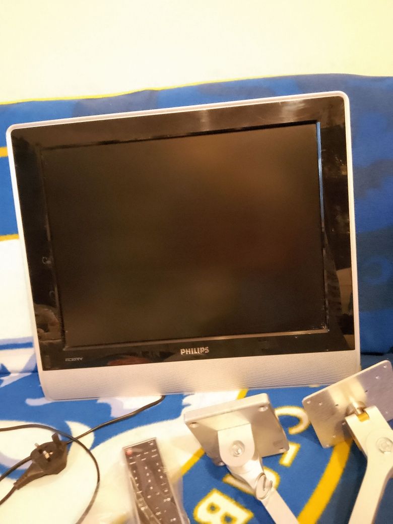 Телевизор за стена Philips
