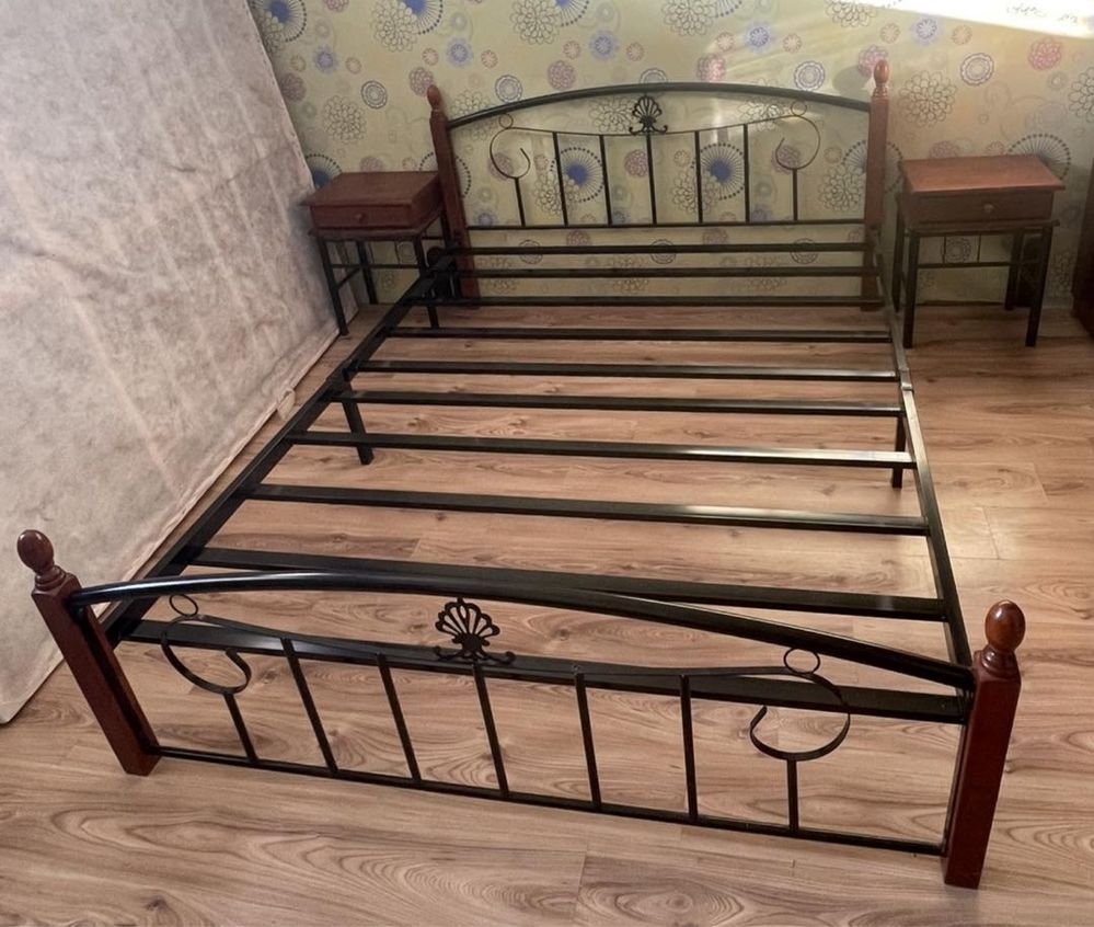 Спалня и нощни шкафчета