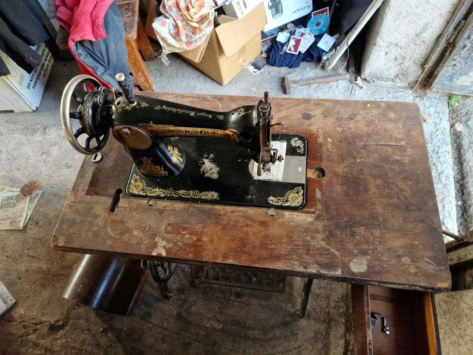 Singer - стара шевна машина (антика)
