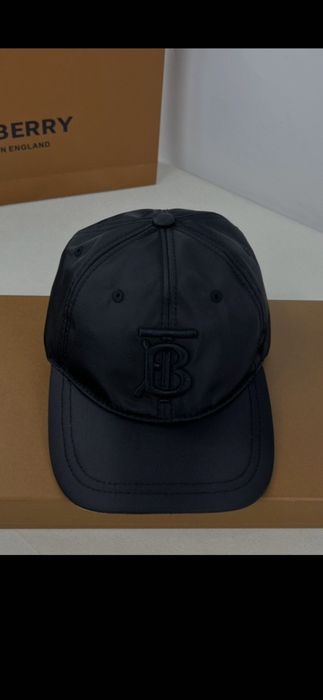 Șapcă Burberry model 2026,  8 modele