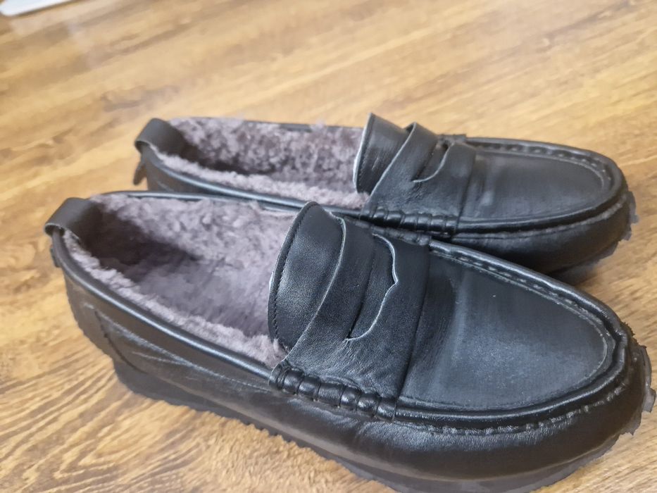 Продам обувь с мехом, размер 38, отлично подойдёт на 37 размер, кожа,