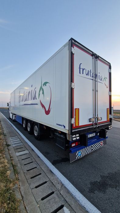 Ansamblu Scania r450/Semiremorca Schmitz