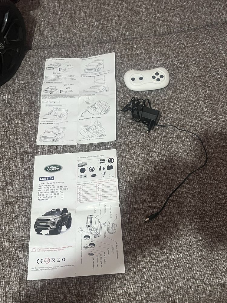 Masina electrica de copii aproape noua