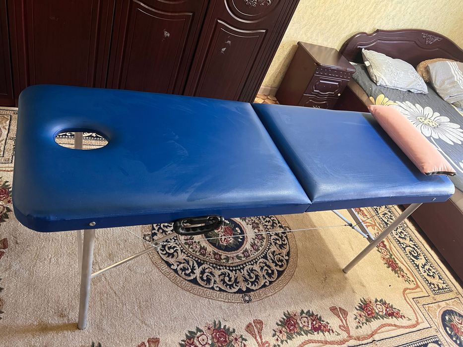 Массажный стол или косметологическая кушетка