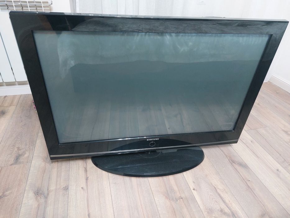 Продам Телевизор 107см, самсунг.