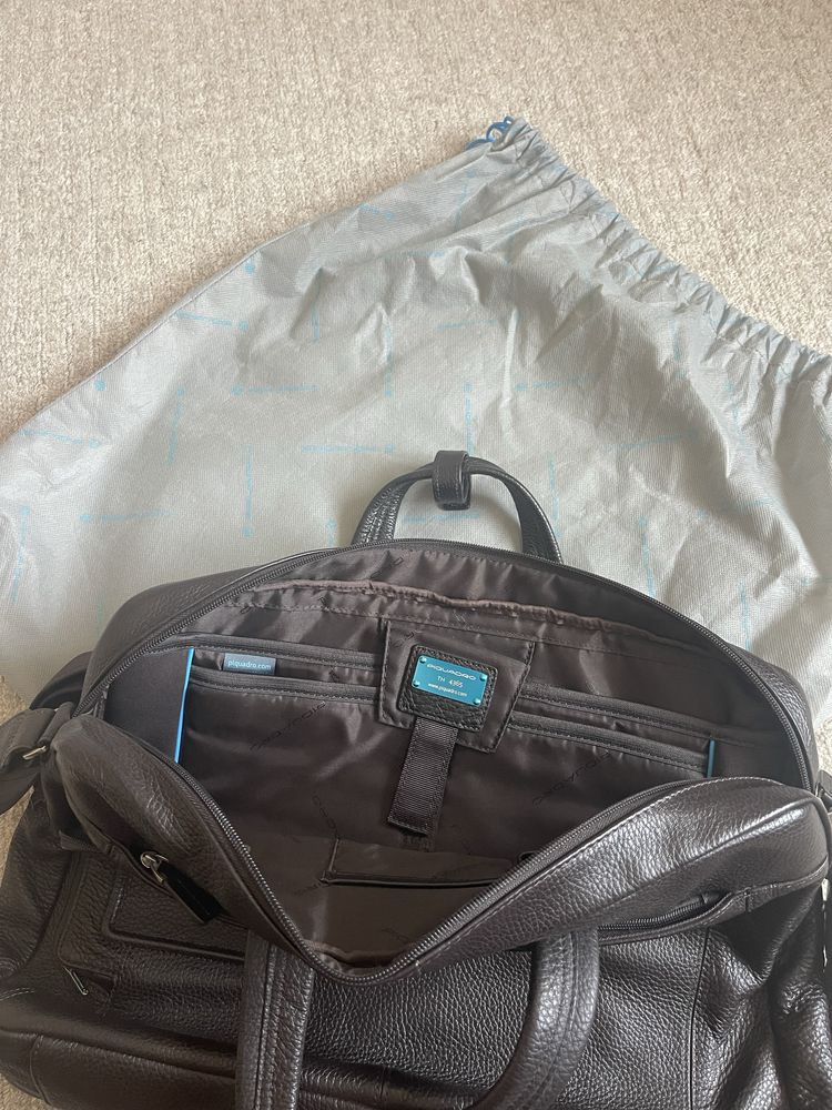 Geanta laptop PIQUADRO maro