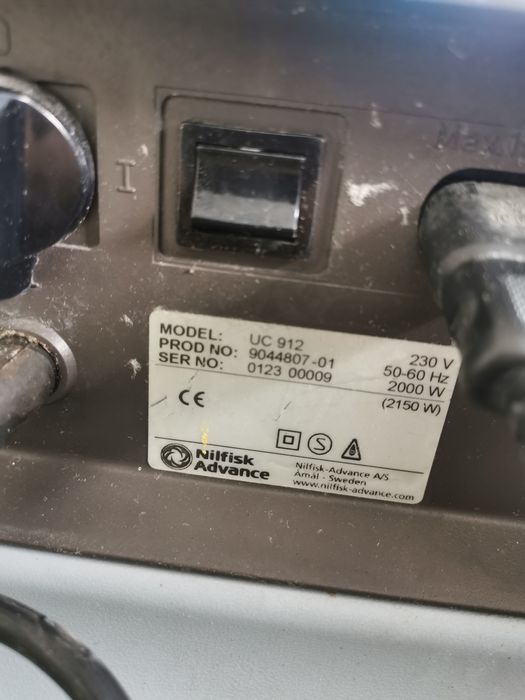 Nilfisk Aspirator pentru curatat covoare mochete cu injectie extractie