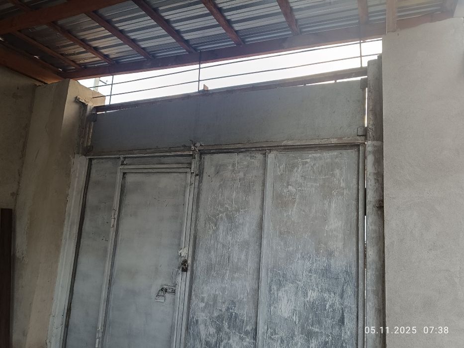 Дарвоза сотилади