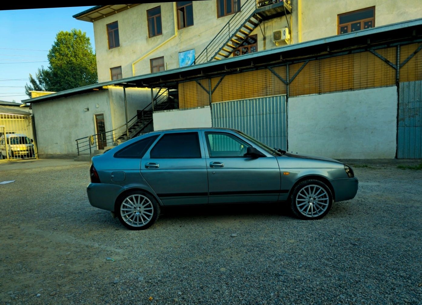 Lada Vaz Sotiladi