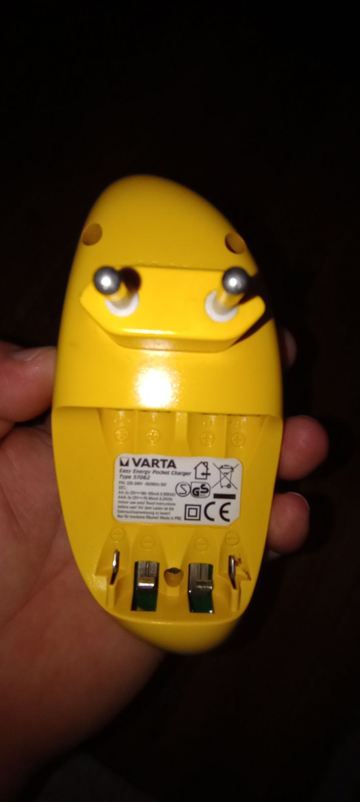 Incarcator Charger acumulatori baterii AAA si AA Varta